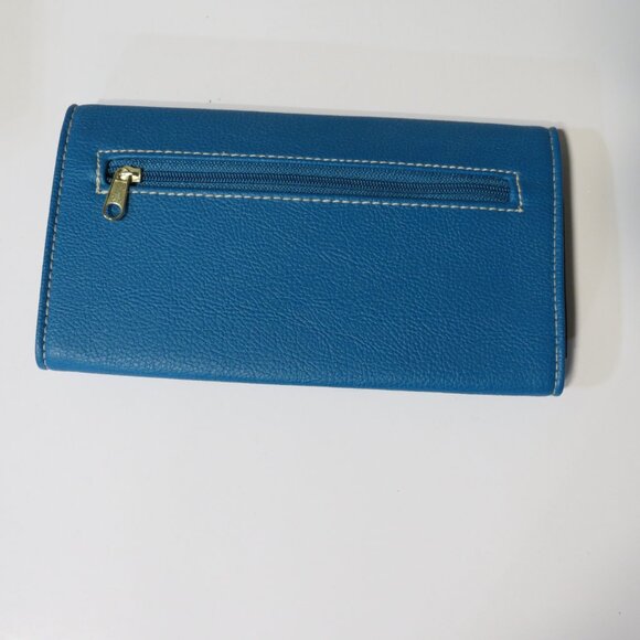 Avon Blue Clutch - Picture 4 of 4